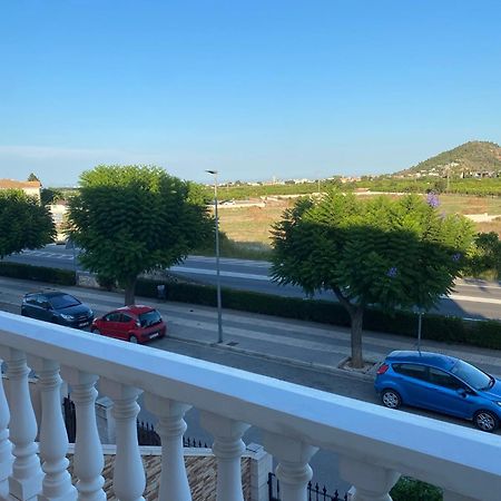 Comfortable Guest Room With Balcony Beniarjo Exterior photo